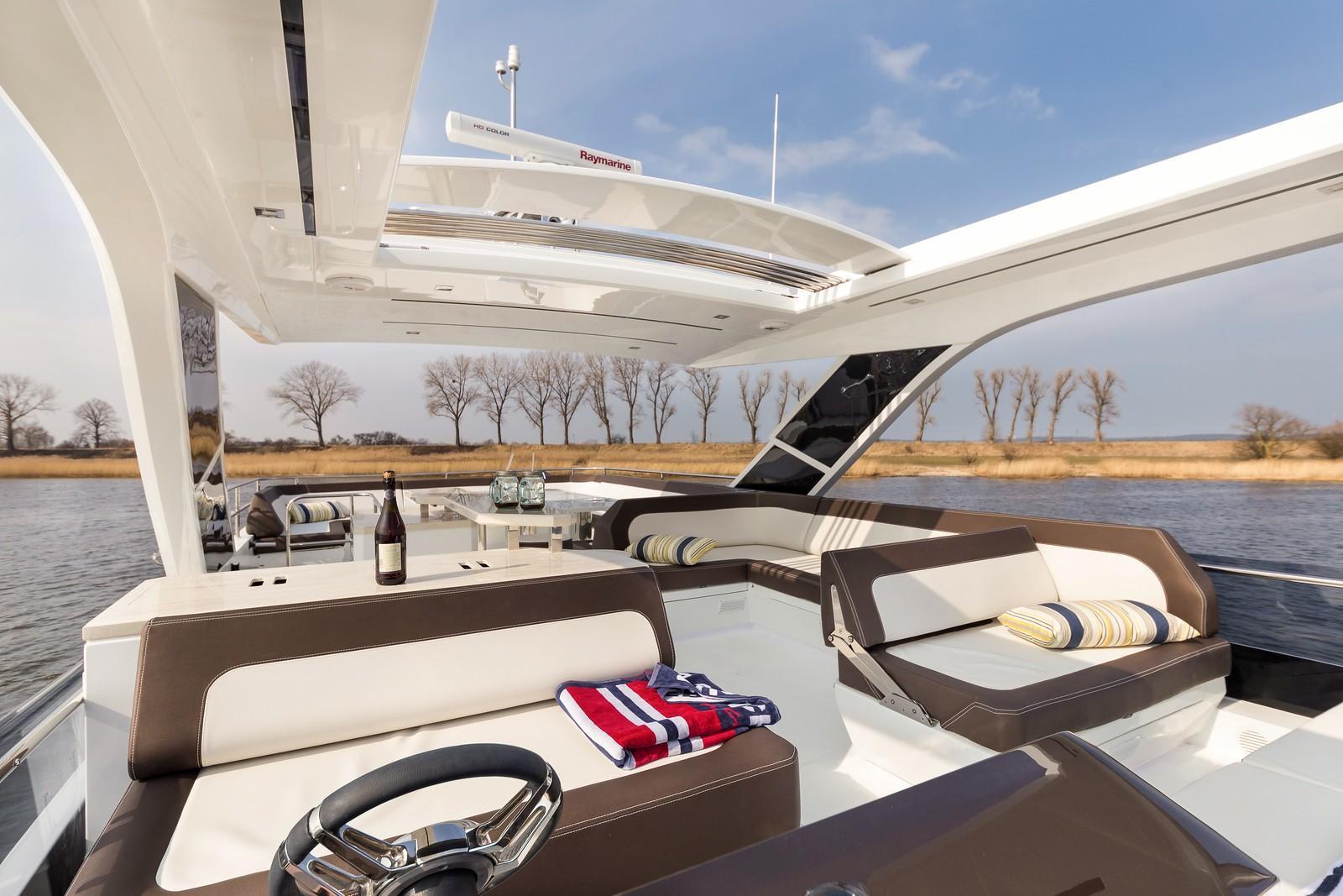 Slide: The Image of Galeon 640 FLY 2024 - 34