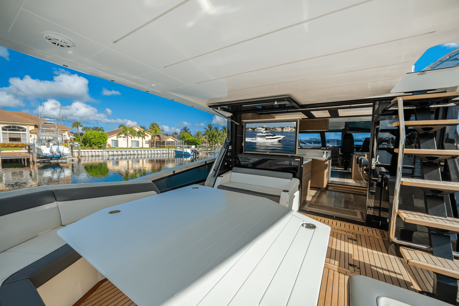 Slide: The Image of Galeon 640 FLY BRIDGE 2021 - 11