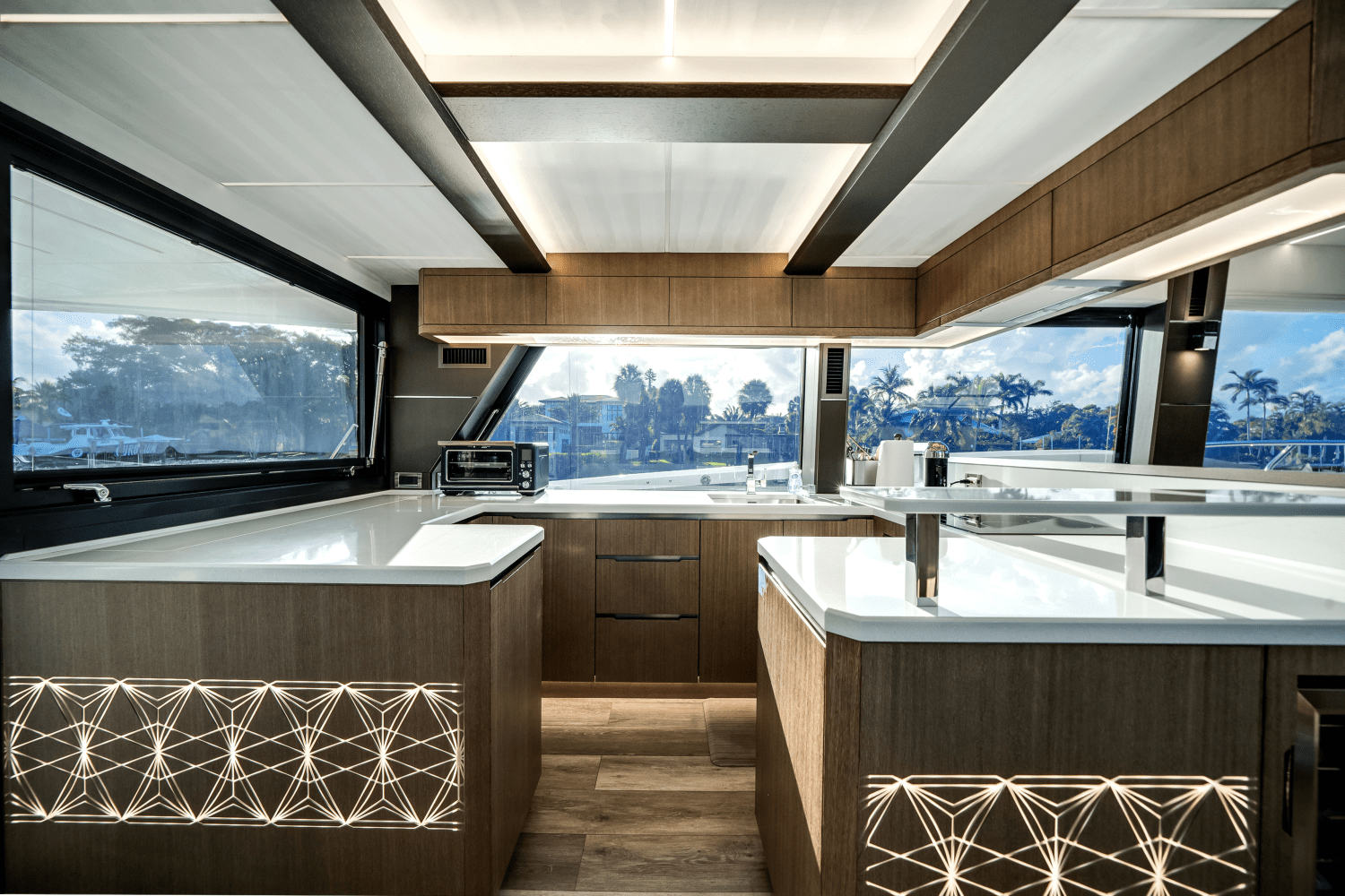 Slide: The Image of Galeon 640 FLY BRIDGE 2021 - 19