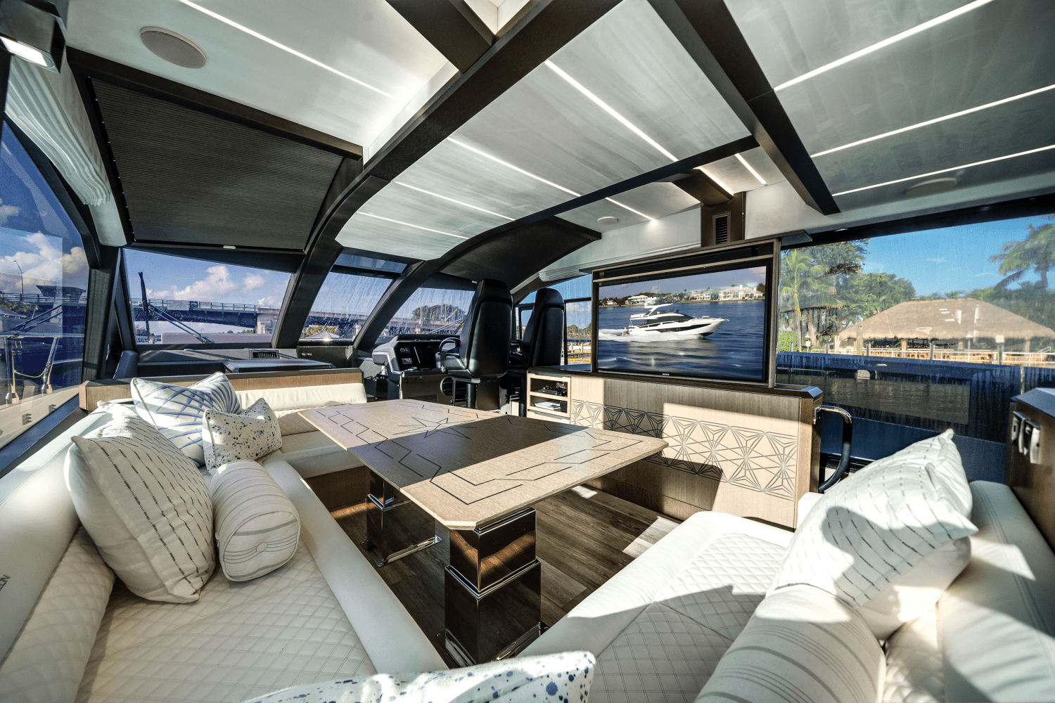 Slide: The Image of Galeon 640 FLY BRIDGE 2021 - 25