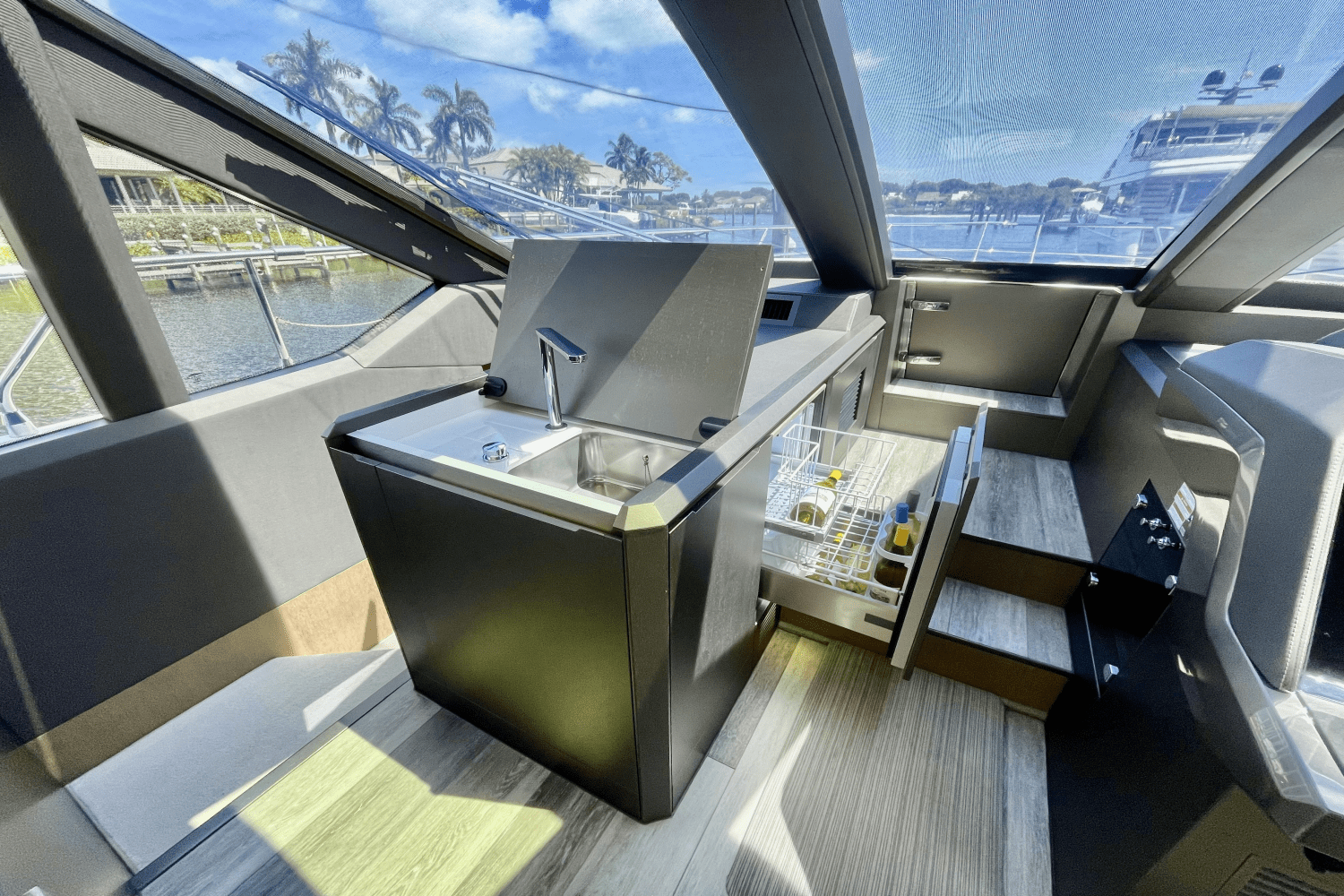 Slide: The Image of Galeon 640 FLY BRIDGE 2021 - 27