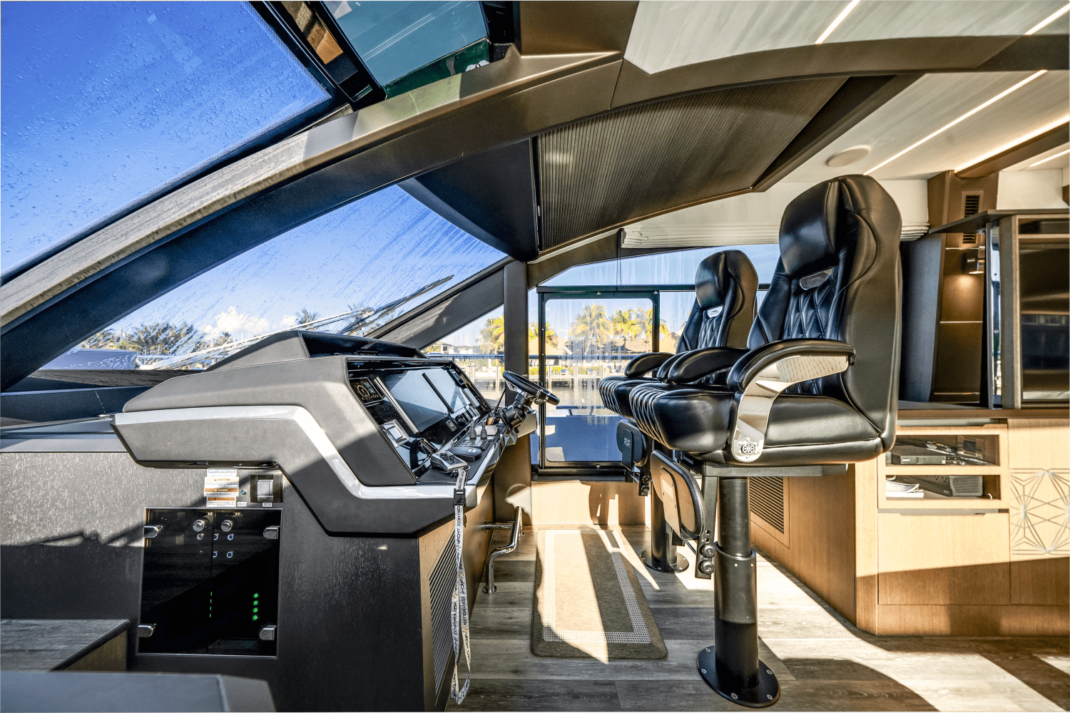 Slide: The Image of Galeon 640 FLY BRIDGE 2021 - 28