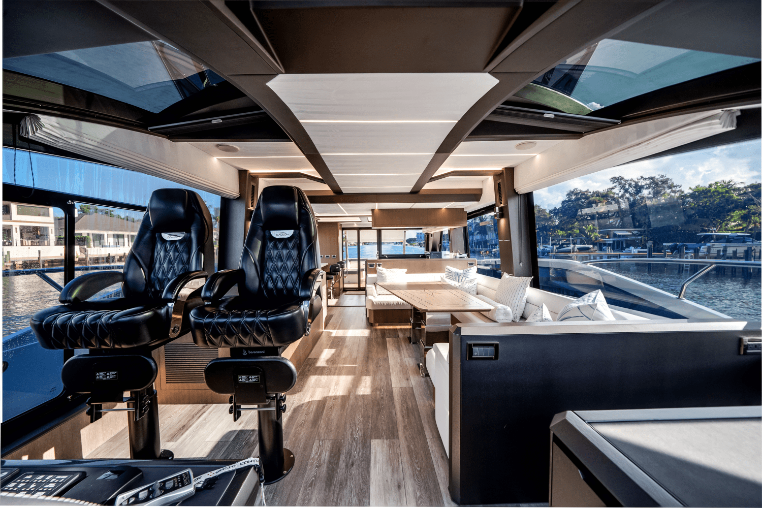 Slide: The Image of Galeon 640 FLY BRIDGE 2021 - 38
