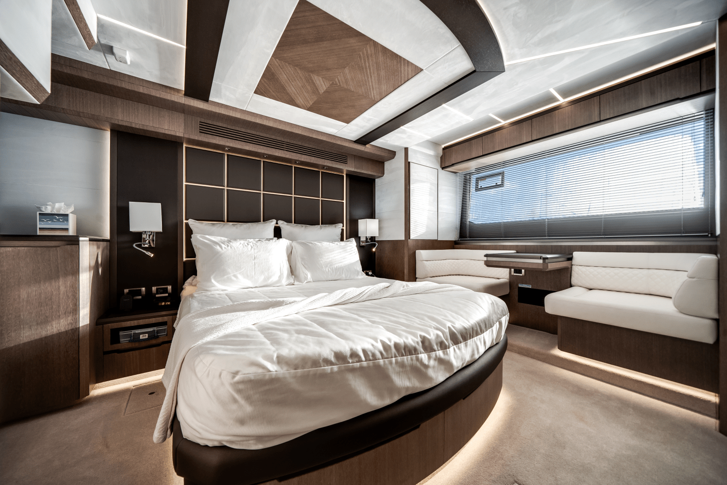 Slide: The Image of Galeon 640 FLY BRIDGE 2021 - 42