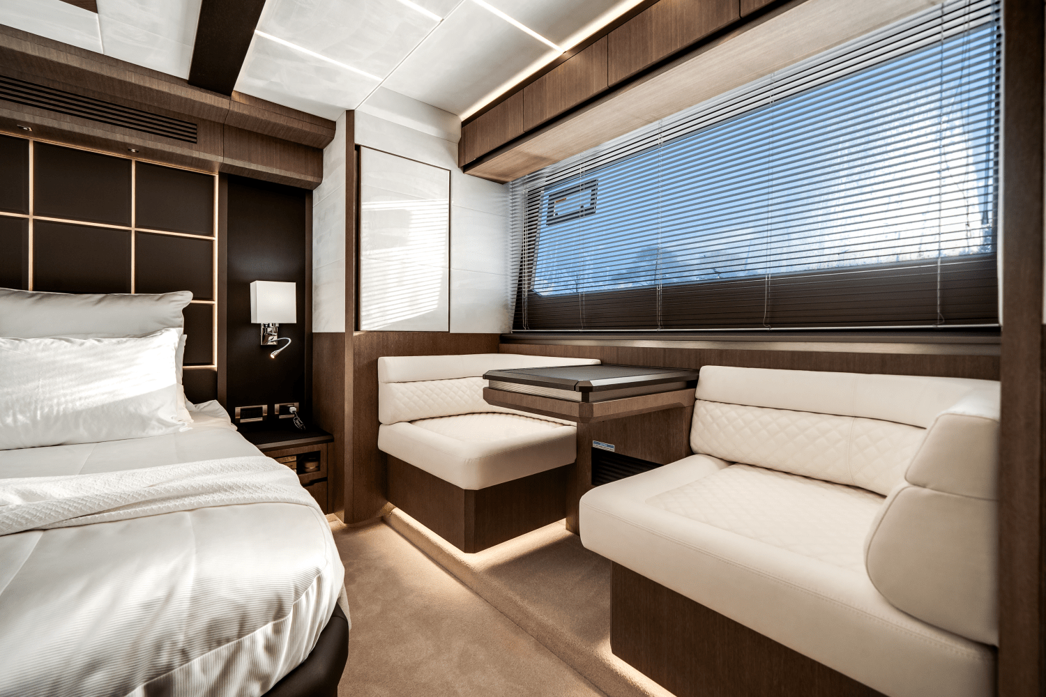 Slide: The Image of Galeon 640 FLY BRIDGE 2021 - 45