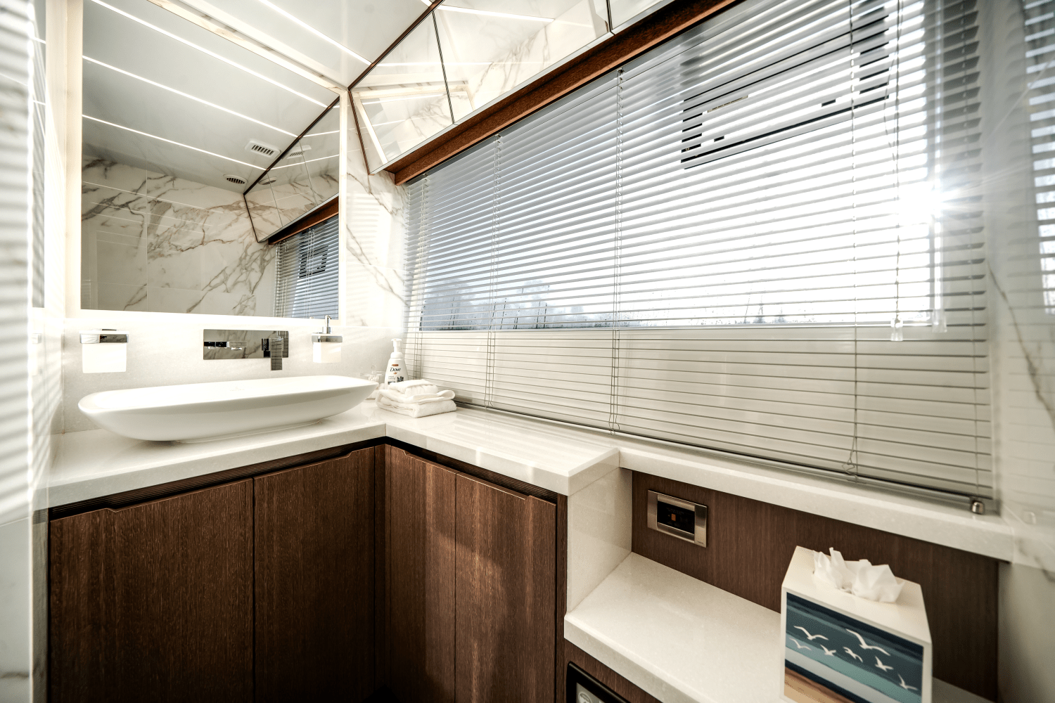 Slide: The Image of Galeon 640 FLY BRIDGE 2021 - 48