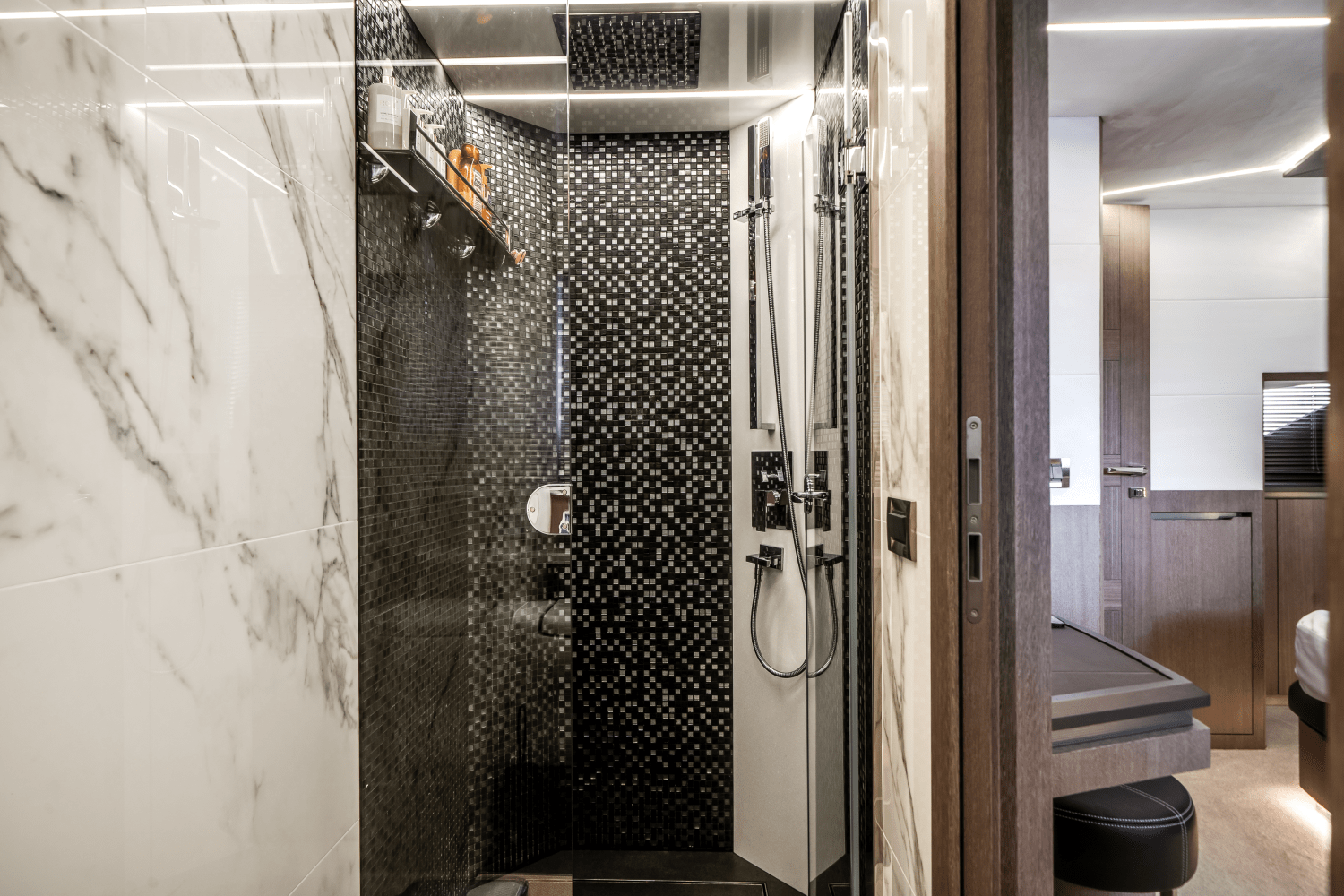 Slide: The Image of Galeon 640 FLY BRIDGE 2021 - 50