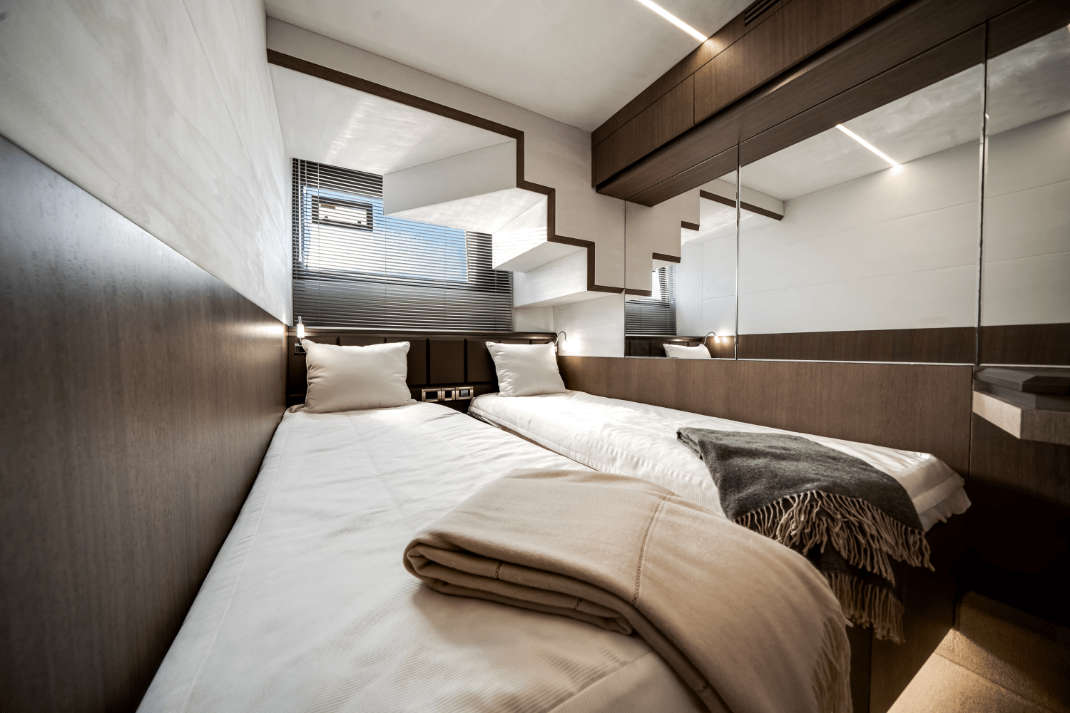 Slide: The Image of Galeon 640 FLY BRIDGE 2021 - 53