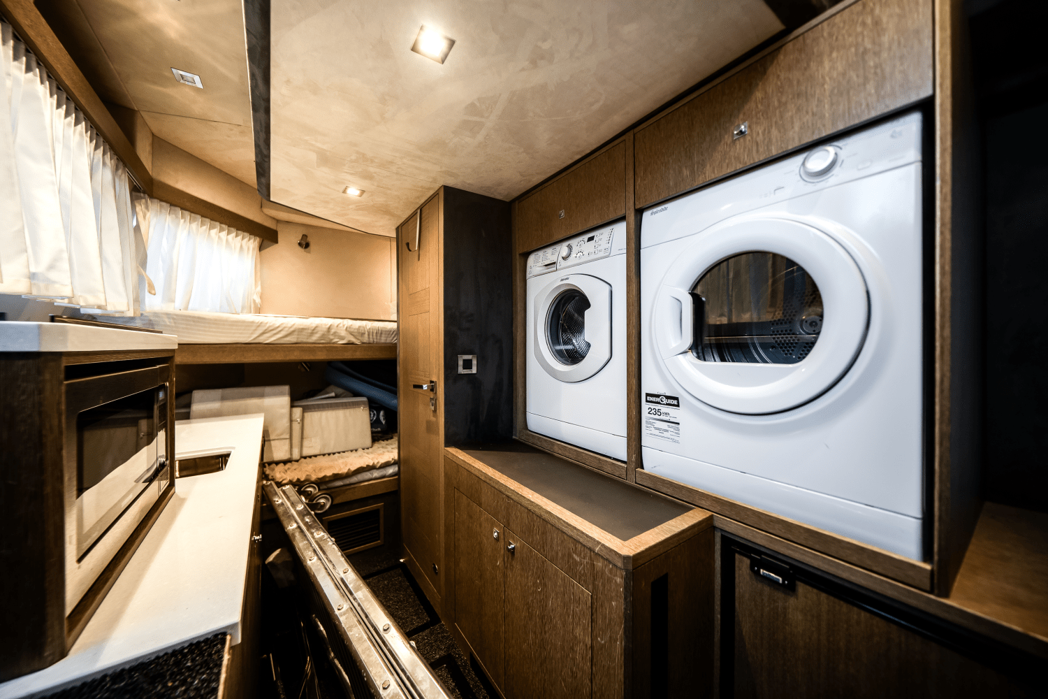 Slide: The Image of Galeon 640 FLY BRIDGE 2021 - 63