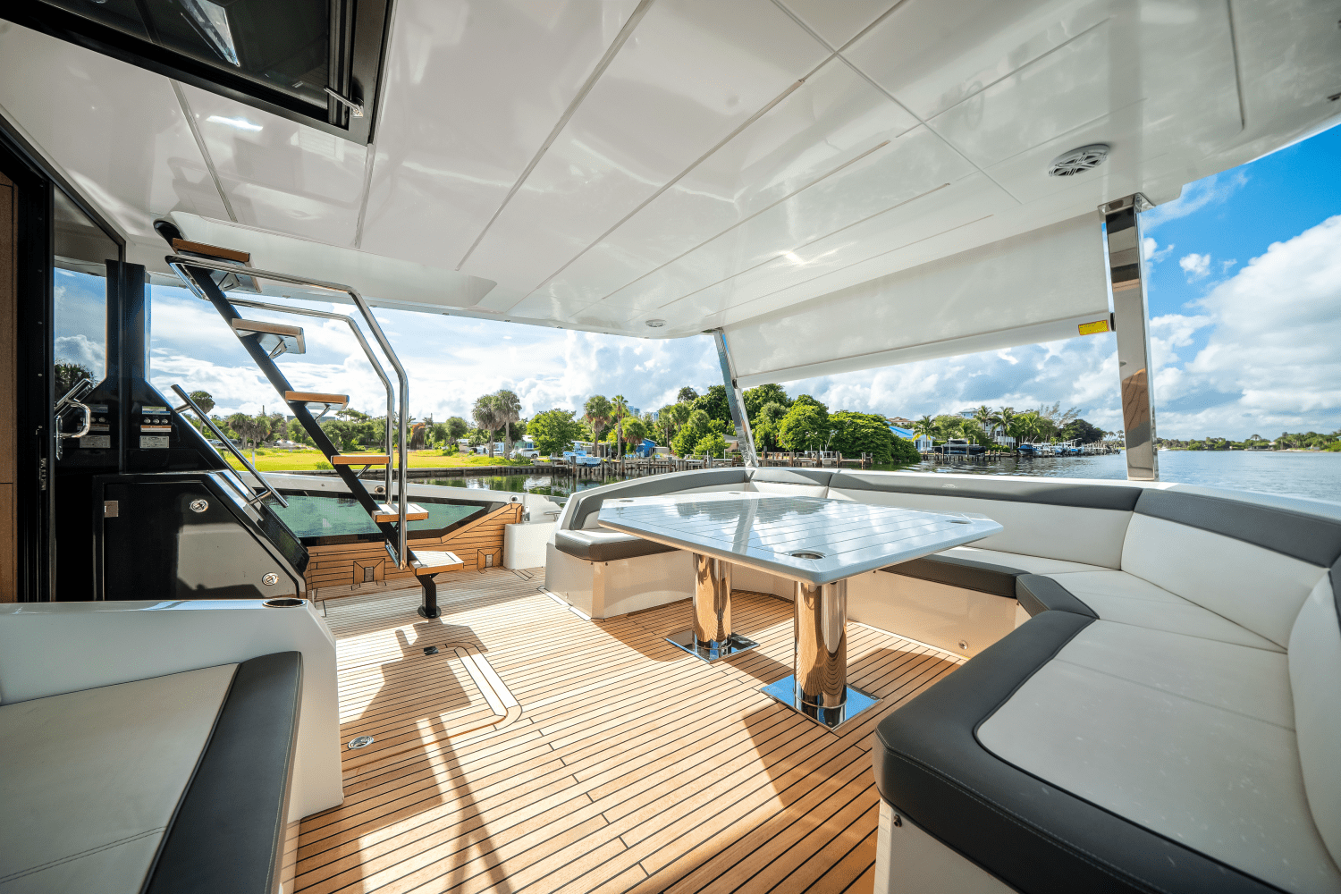 Slide: The Image of Galeon 640 FLY BRIDGE 2021 - 8