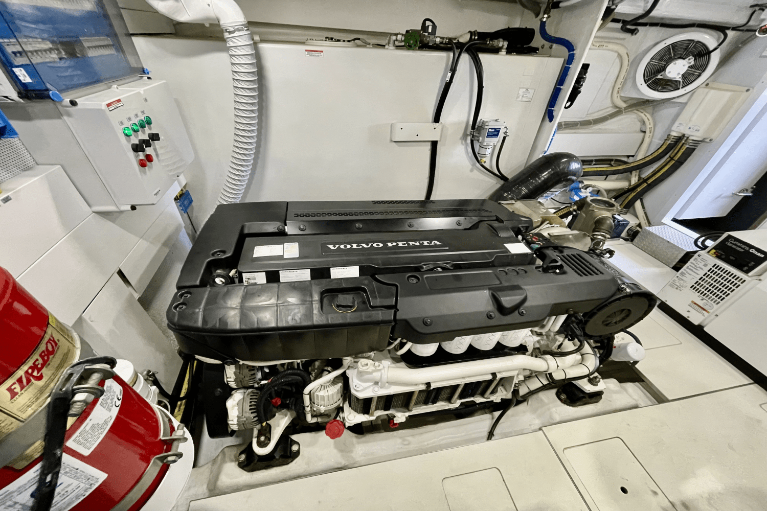 Slide: The Image of Galeon 640 FLY BRIDGE 2021 - 80