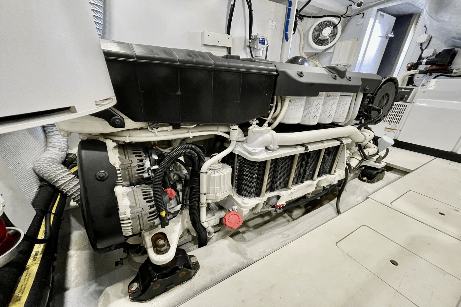 Slide: The Image of Galeon 640 FLY BRIDGE 2021 - 82