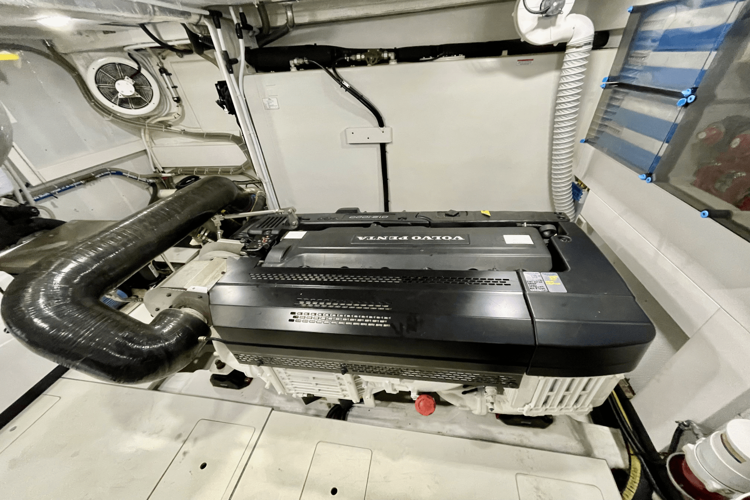 Slide: The Image of Galeon 640 FLY BRIDGE 2021 - 85