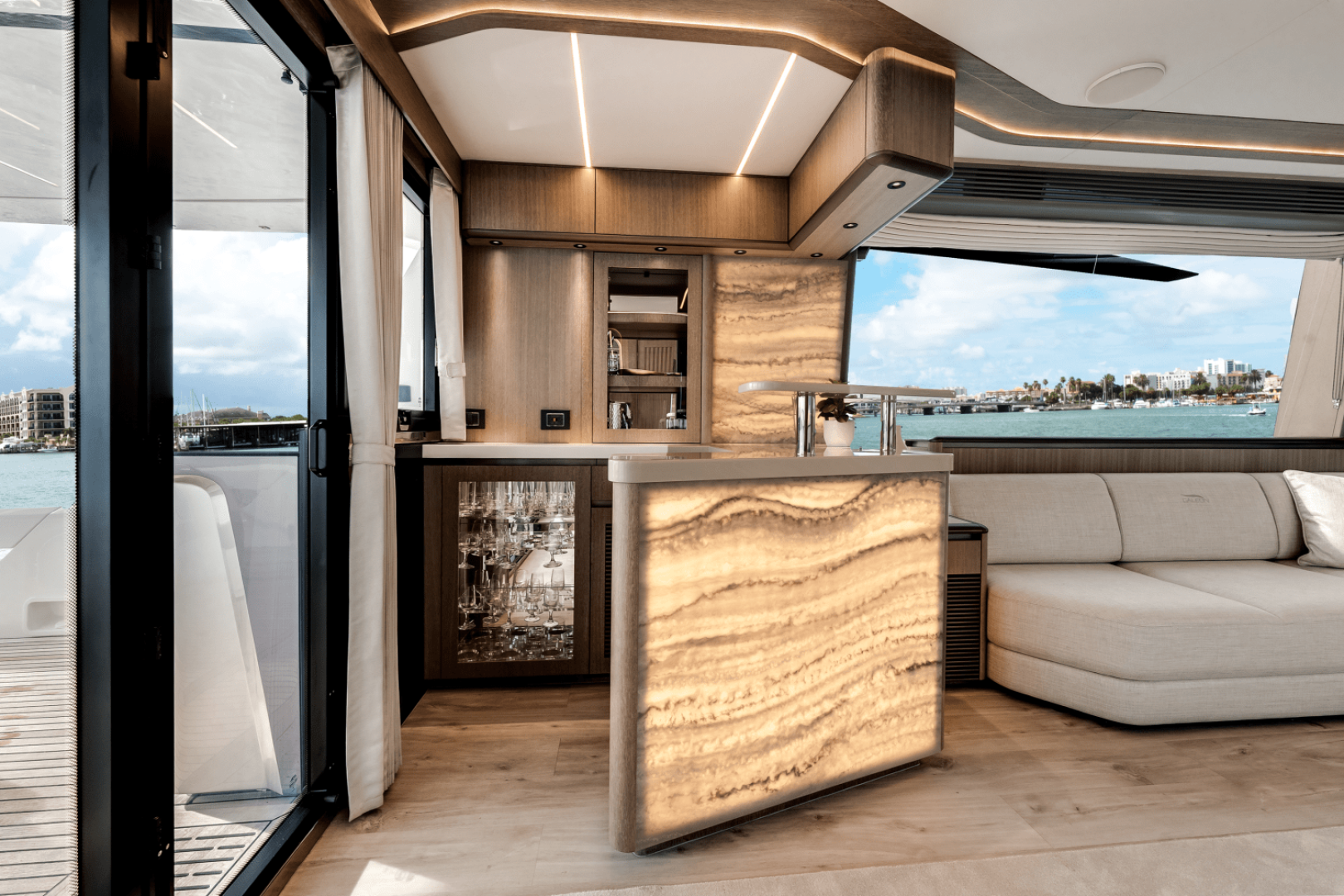 Slide: The Image of Galeon 800 FLY 2023 - 4509075