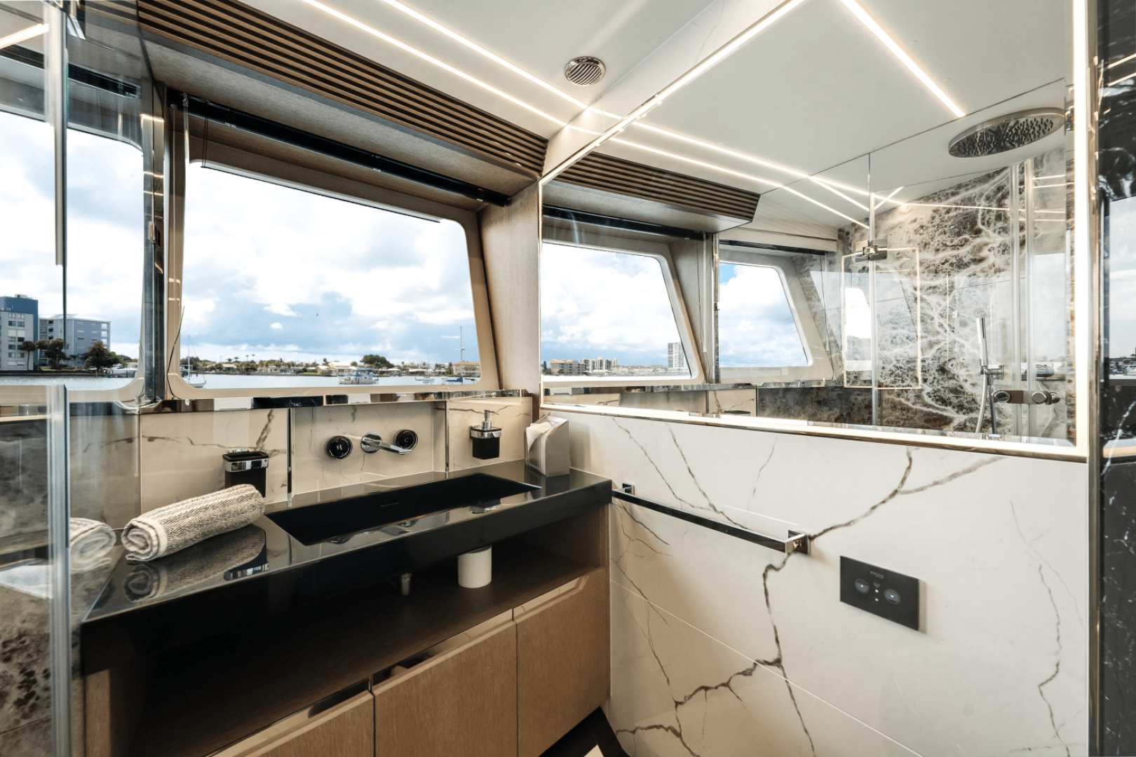 Slide: The Image of Galeon 800 FLY 2023 - 4509103