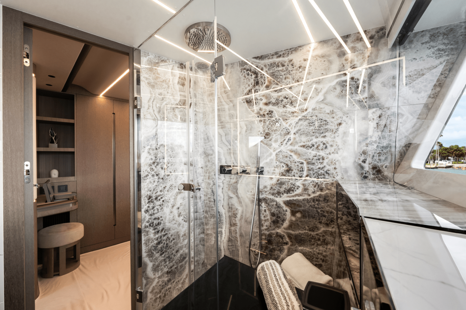 Slide: The Image of Galeon 800 FLY 2023 - 4509105