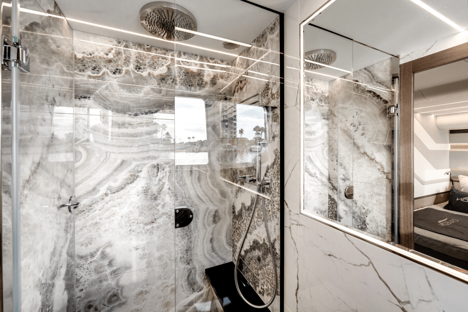 Slide: The Image of Galeon 800 FLY 2023 - 4509111