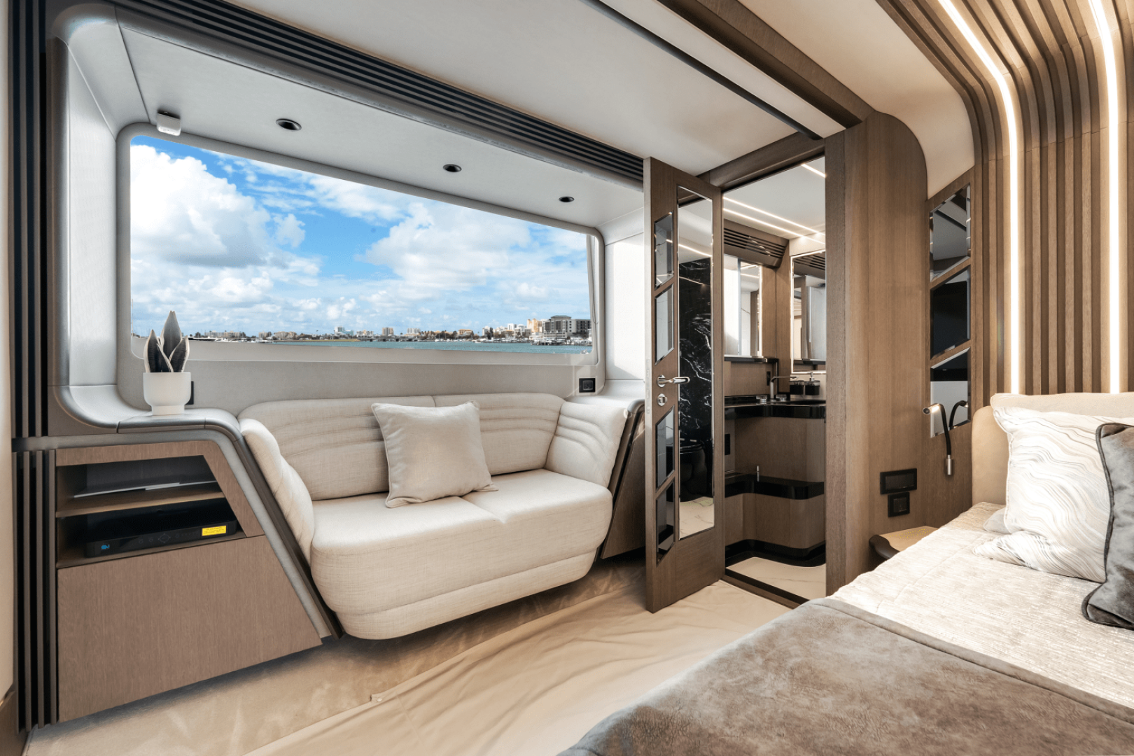 Slide: The Image of Galeon 800 FLY 2023 - 4509115