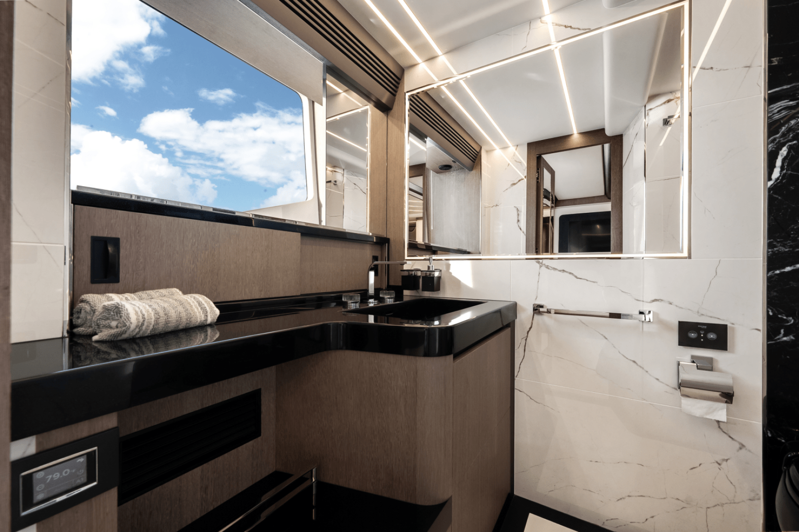 Slide: The Image of Galeon 800 FLY 2023 - 4509119