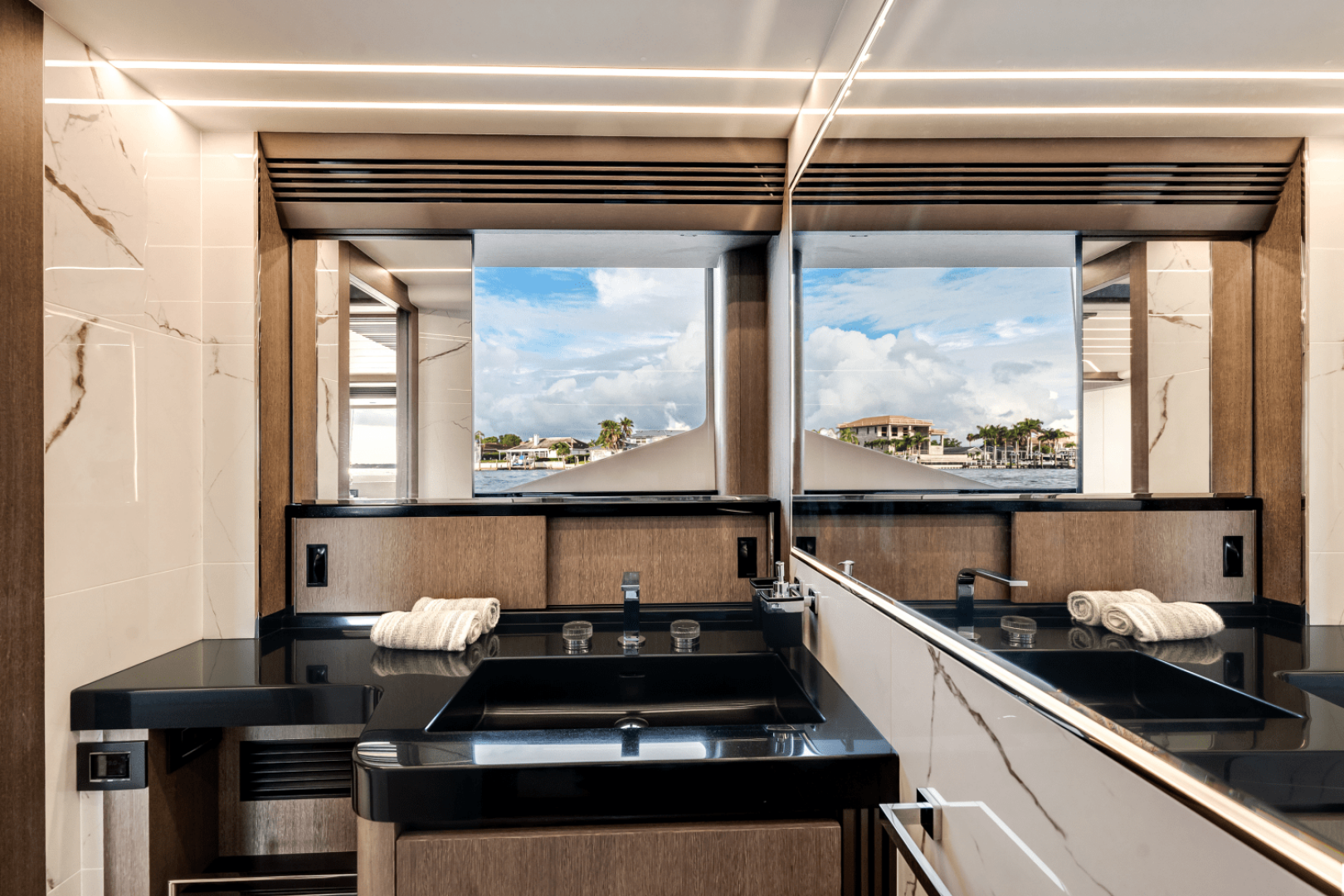 Slide: The Image of Galeon 800 FLY 2023 - 4509121