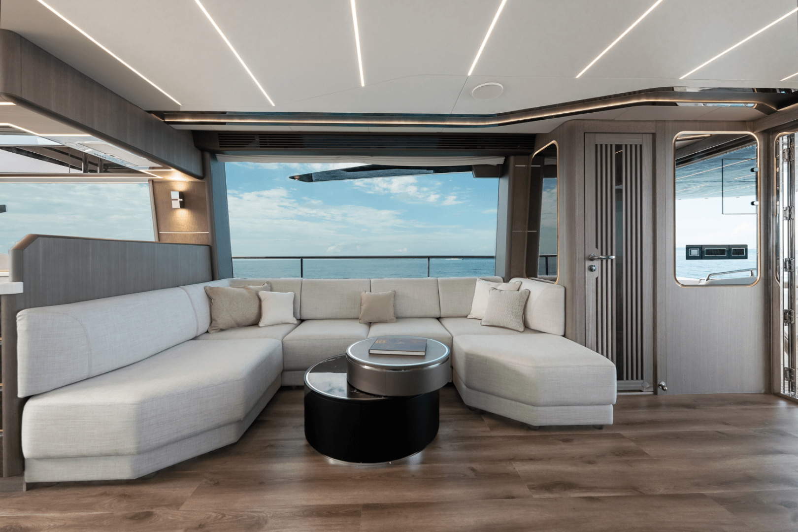 Slide: The Image of Galeon 800 FLY 2024 - 3898113