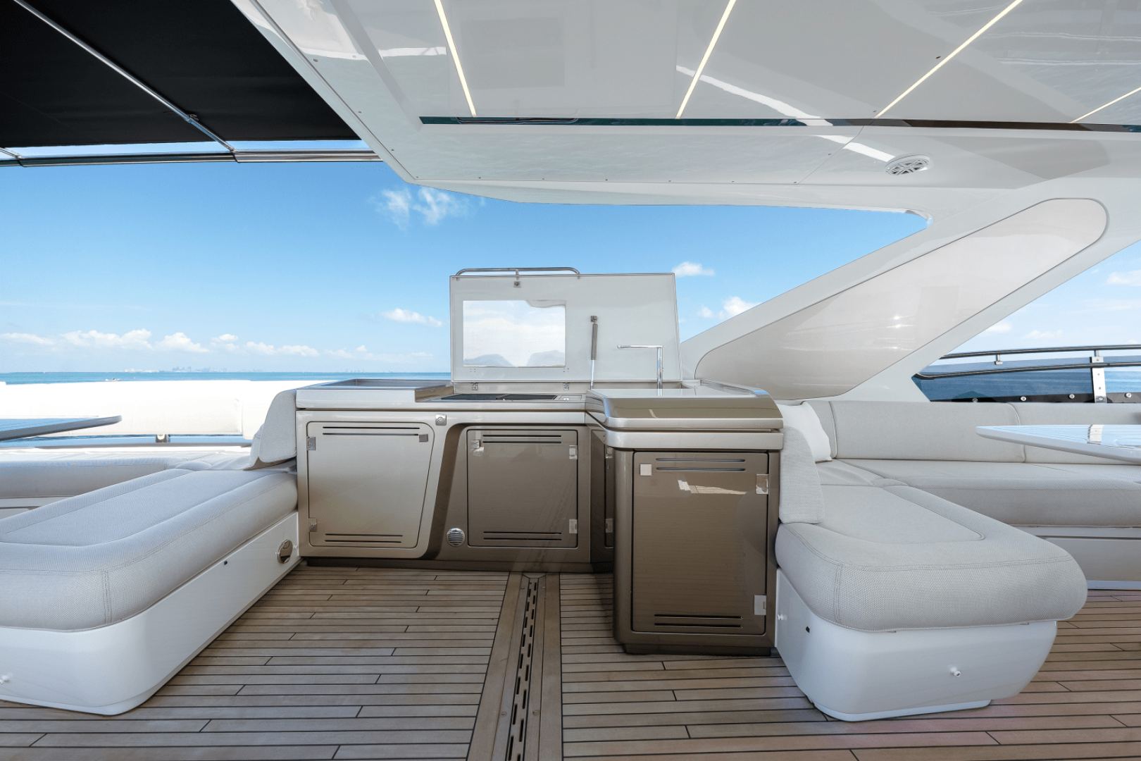 Slide: The Image of Galeon 800 FLY 2024 - 3898140