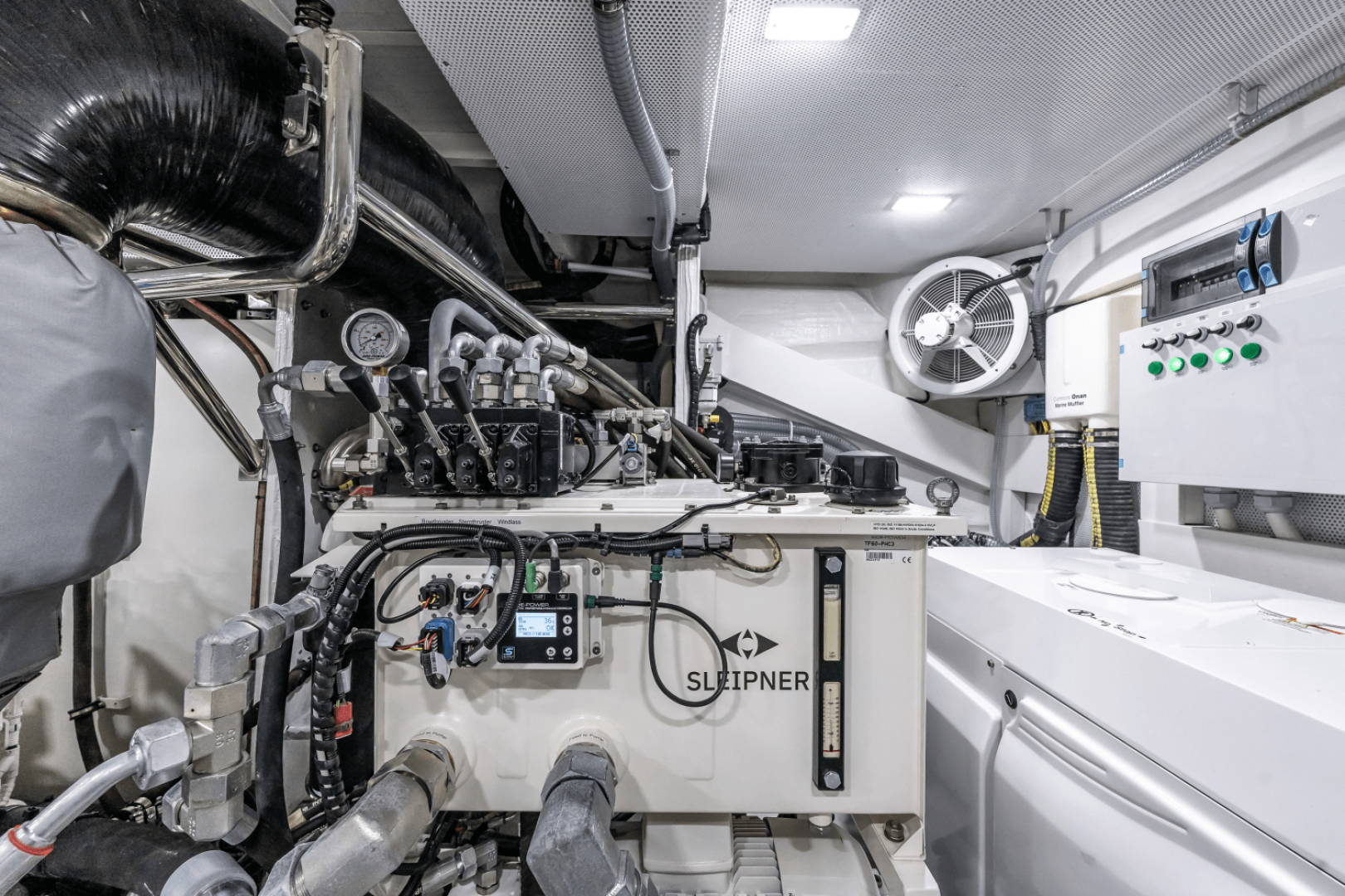 Slide: The Image of Galeon 800 FLY 2024 - 3898153