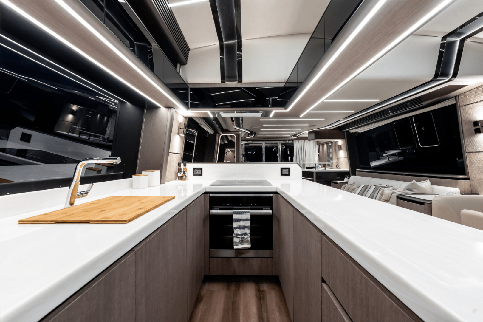 Slide: The Image of Galeon 800 FLY 2024 - 3898155