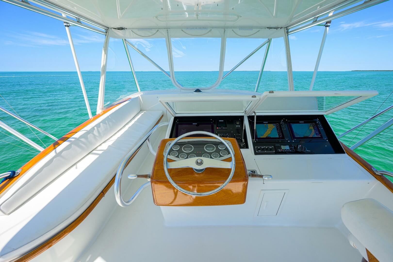 Slide: The Image of Flybridge Helm - 5125345