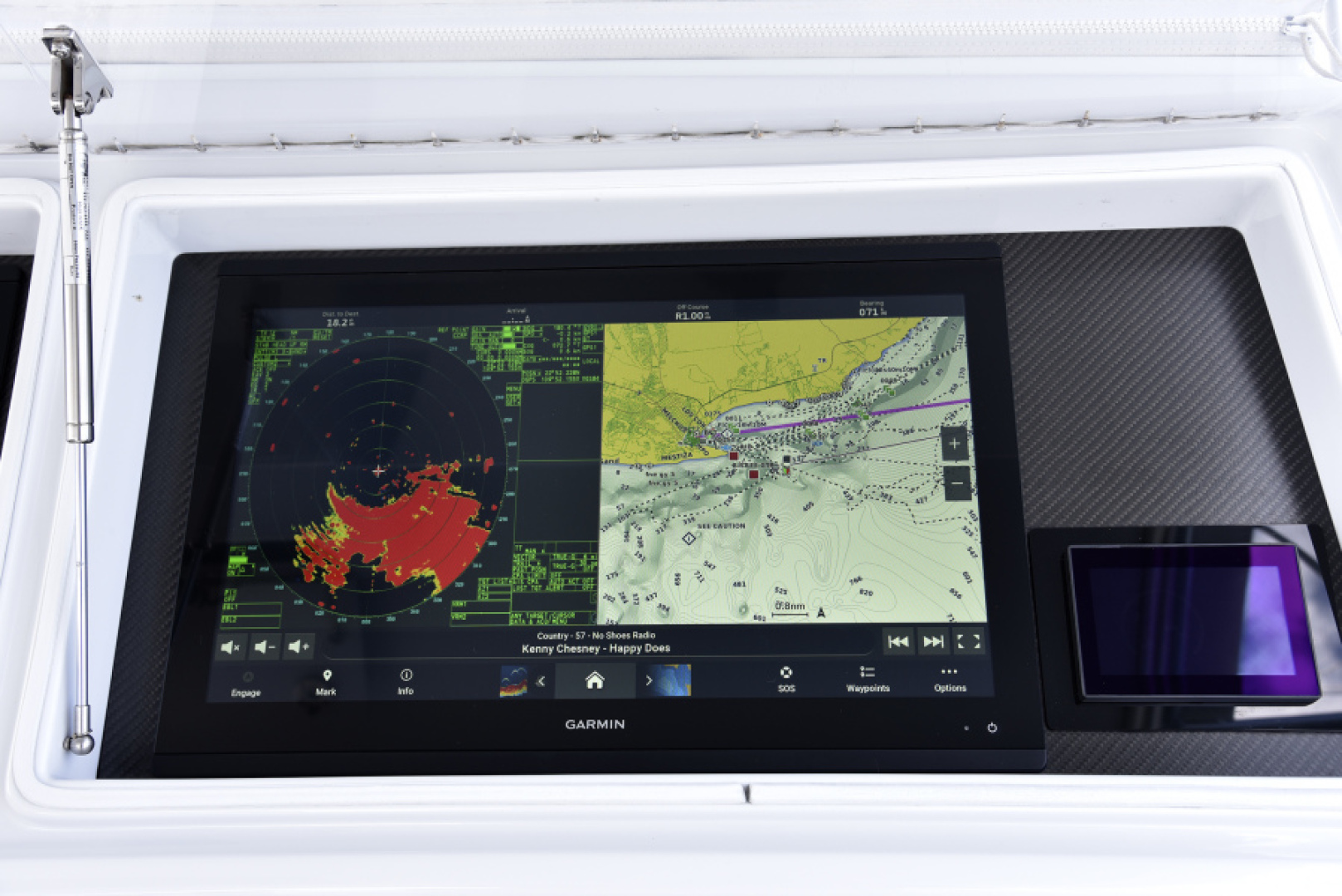 Slide: The Image of 2013 Garlington 61 Convertible - Electronics Starboard - 3930951