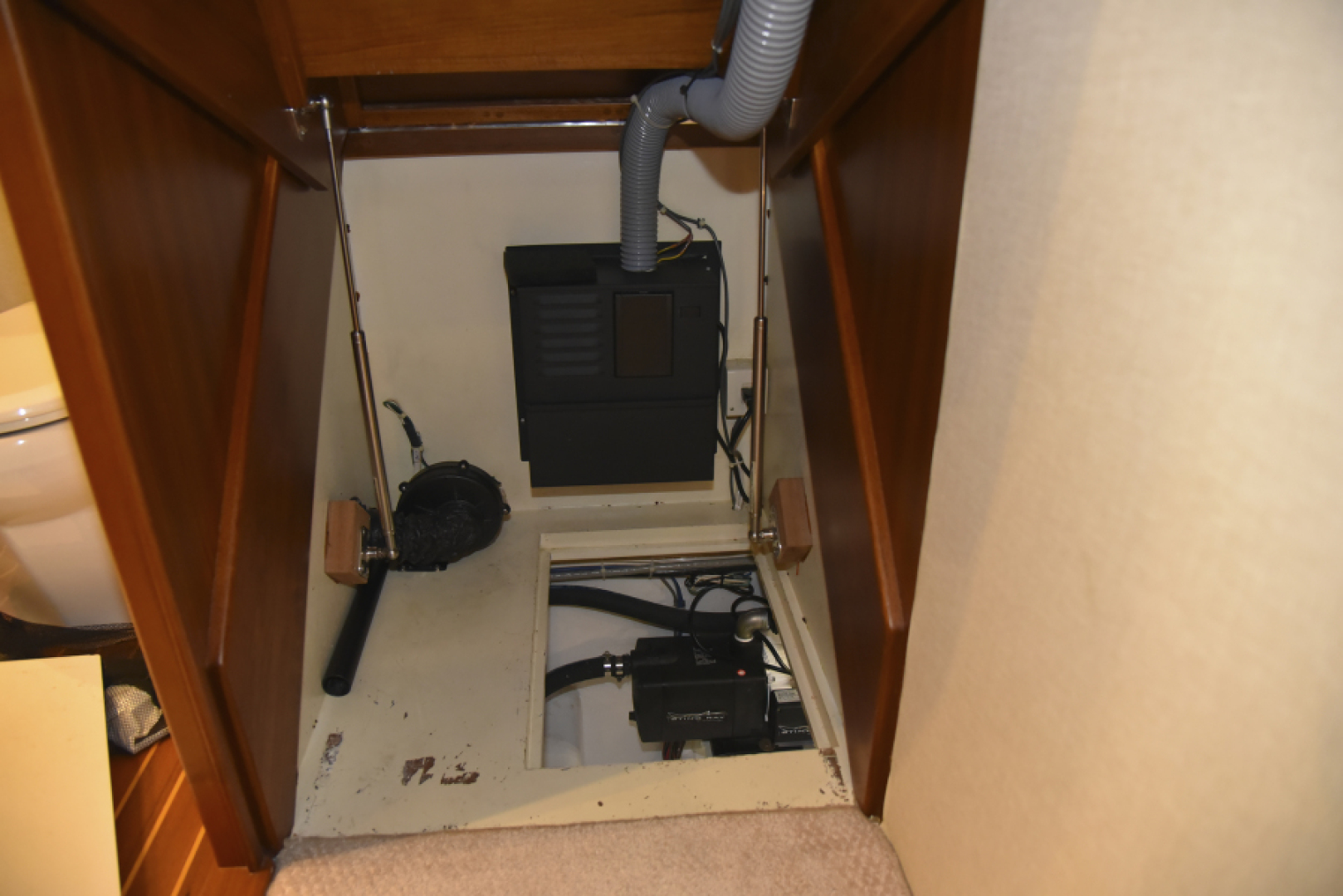 Slide: The Image of 2013 Garlington 61 Convertible - Mid Bilge Access - 3930955