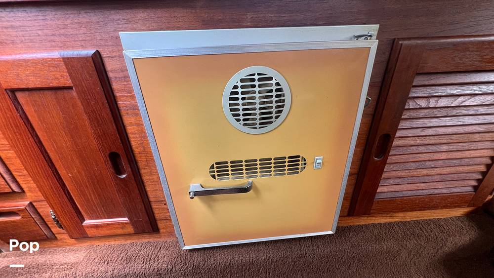 Slide: The Image of Galley, Sink, Mini-fridge - 15470924