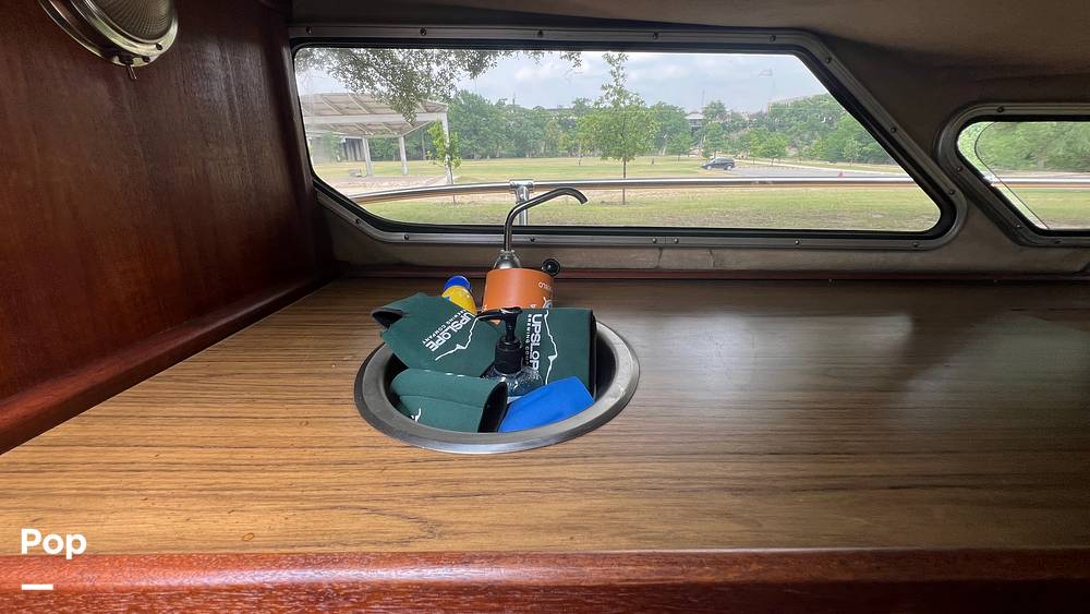 Slide: The Image of Galley, Sink, Mini-fridge - 15470925