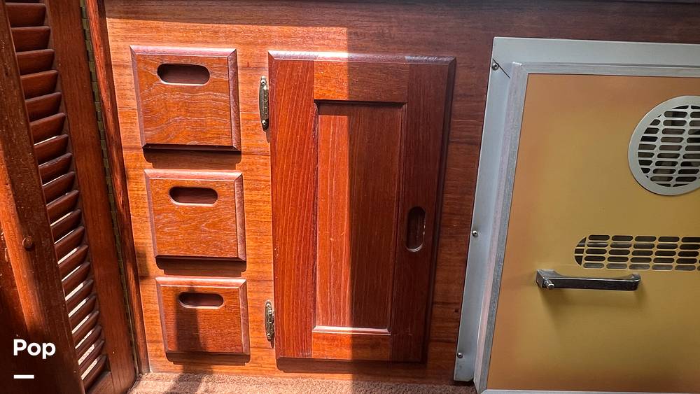 Slide: The Image of Galley, Sink, Mini-fridge - 15470926