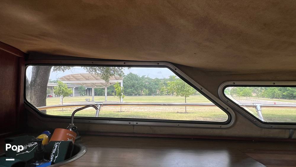 Slide: The Image of Port Side Windows - 15470934