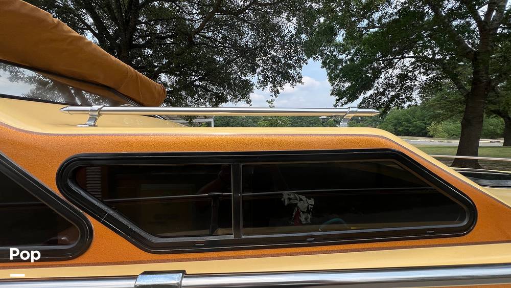 Slide: The Image of Grab Rails, Window Detail - 15470986