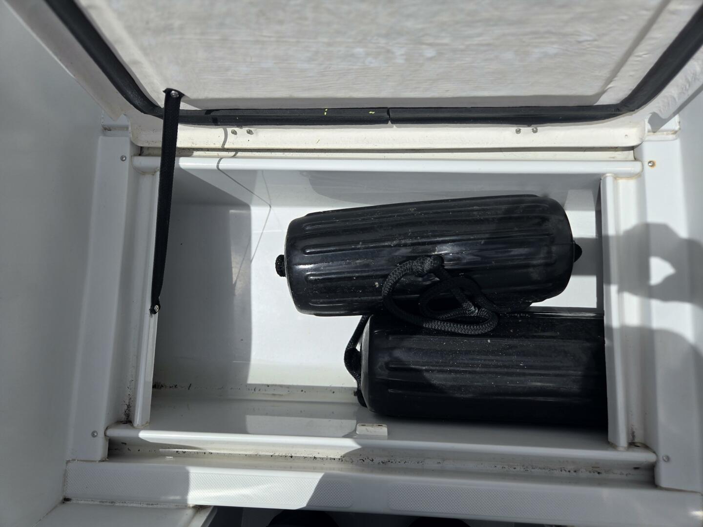 Slide: The Image of Glacier Bay 2640 SX Renegade Catamaran 2005 - 5475491