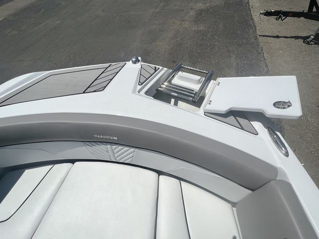 Slide: The Image of Glastron 245 GTD 2022 - 13