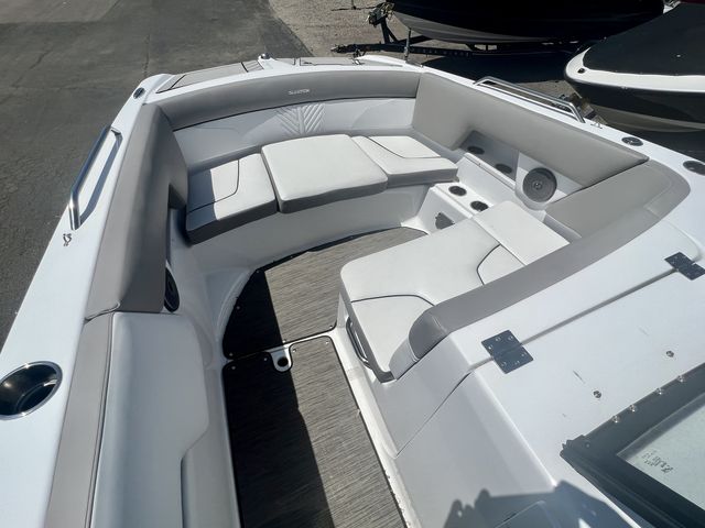 Slide: The Image of Glastron 245 GTD 2022 - 17