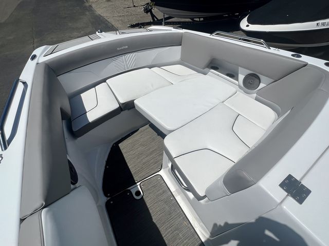 Slide: The Image of Glastron 245 GTD 2022 - 18