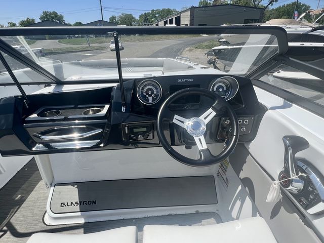 Slide: The Image of Glastron 245 GTD 2022 - 22