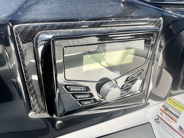 Slide: The Image of Glastron 245 GTD 2022 - 23