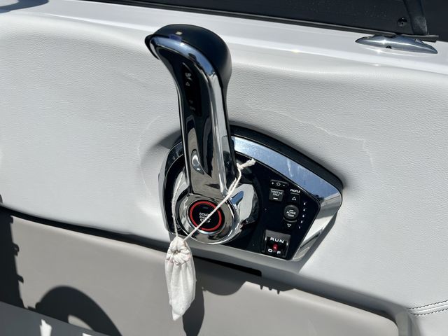 Slide: The Image of Glastron 245 GTD 2022 - 24