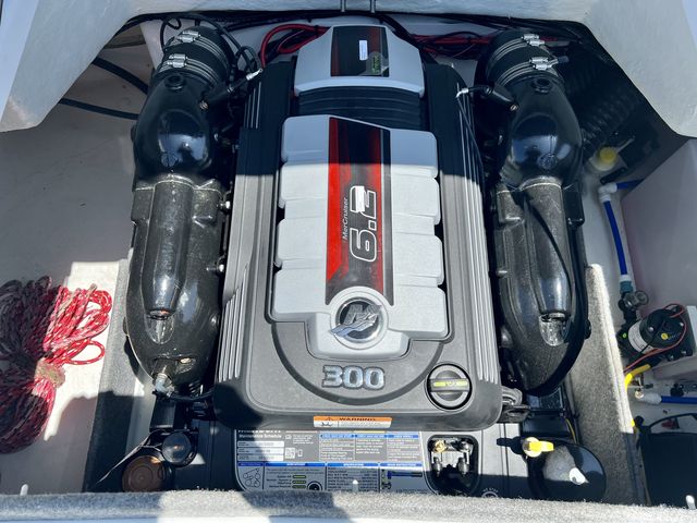 Slide: The Image of Glastron 245 GTD 2022 - 26