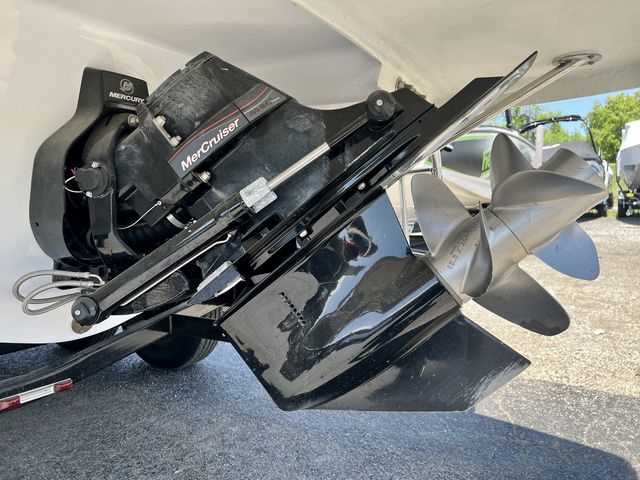 Slide: The Image of Glastron 245 GTD 2022 - 28