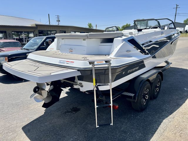 Slide: The Image of Glastron 245 GTD 2022 - 29