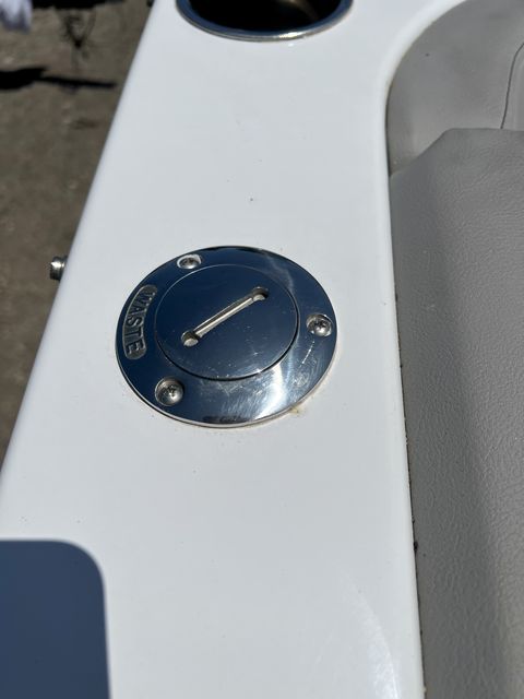 Slide: The Image of Glastron 245 GTD 2022 - 4