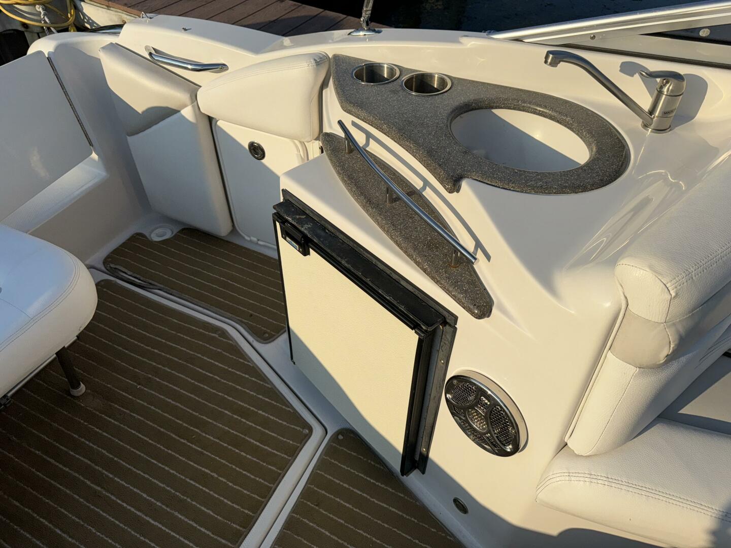 Slide: The Image of Glastron 28 2011 - 5111209