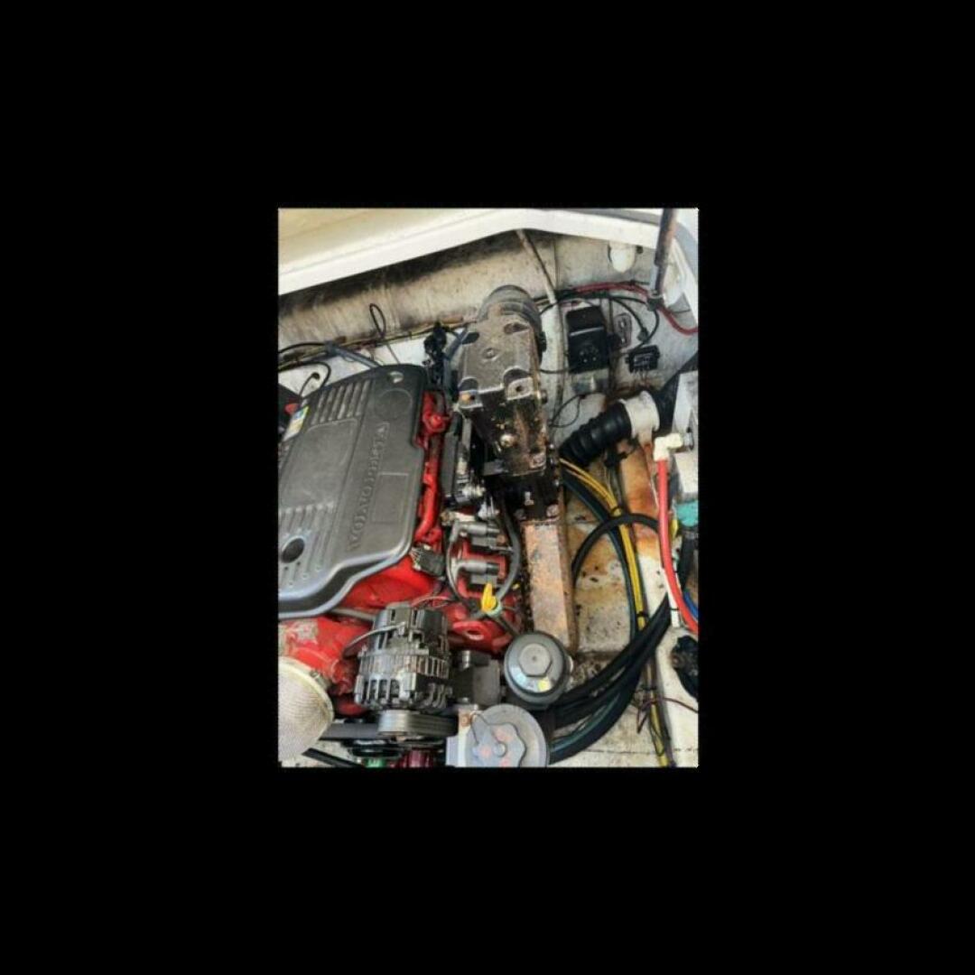 Slide: The Image of Glastron 28 2011 - 5111200