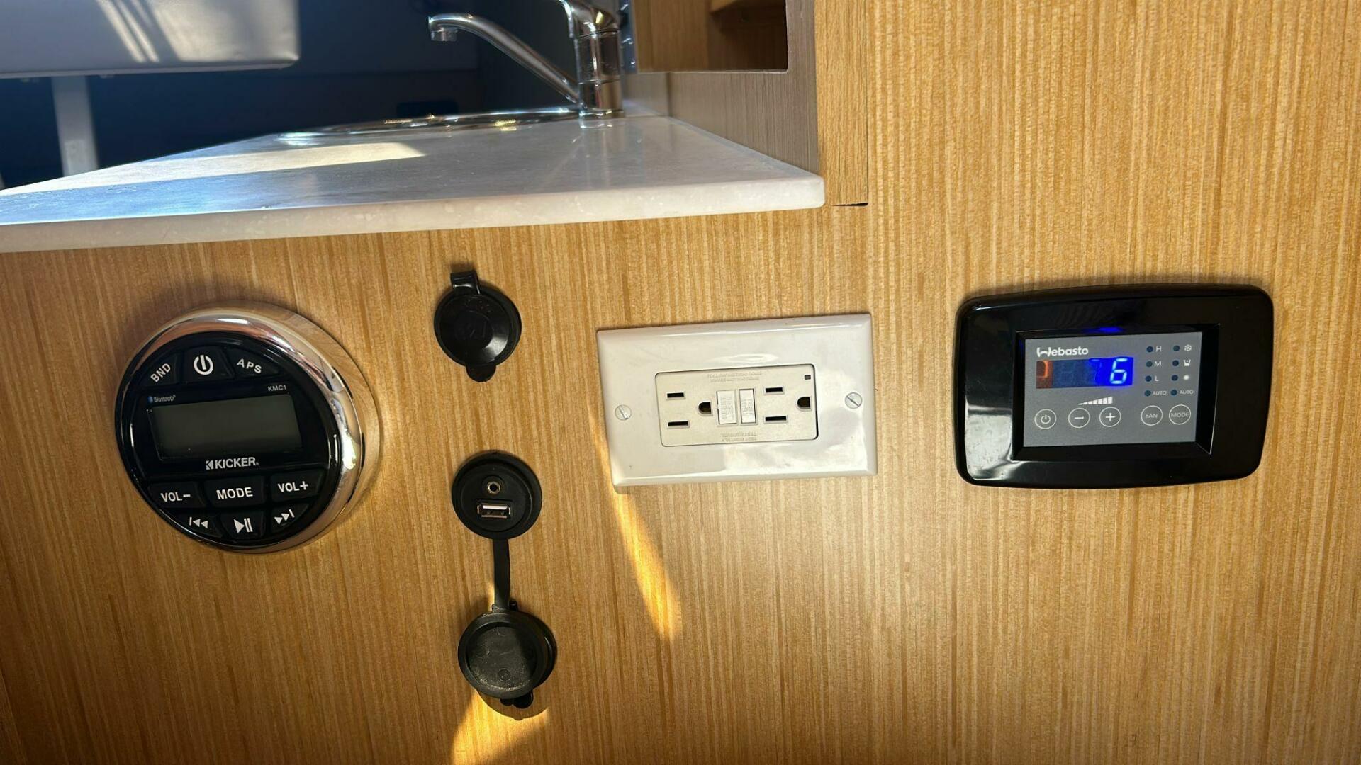 Slide: The Image of Glastron GS 259 2018 - 4290338